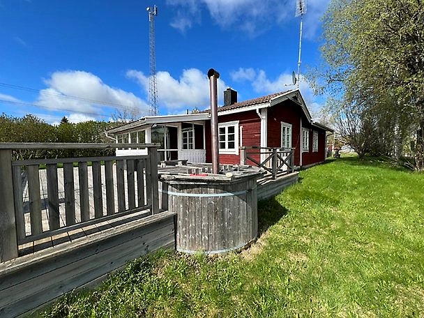 Envåningshus med öppen grästomt (Snickarbo)